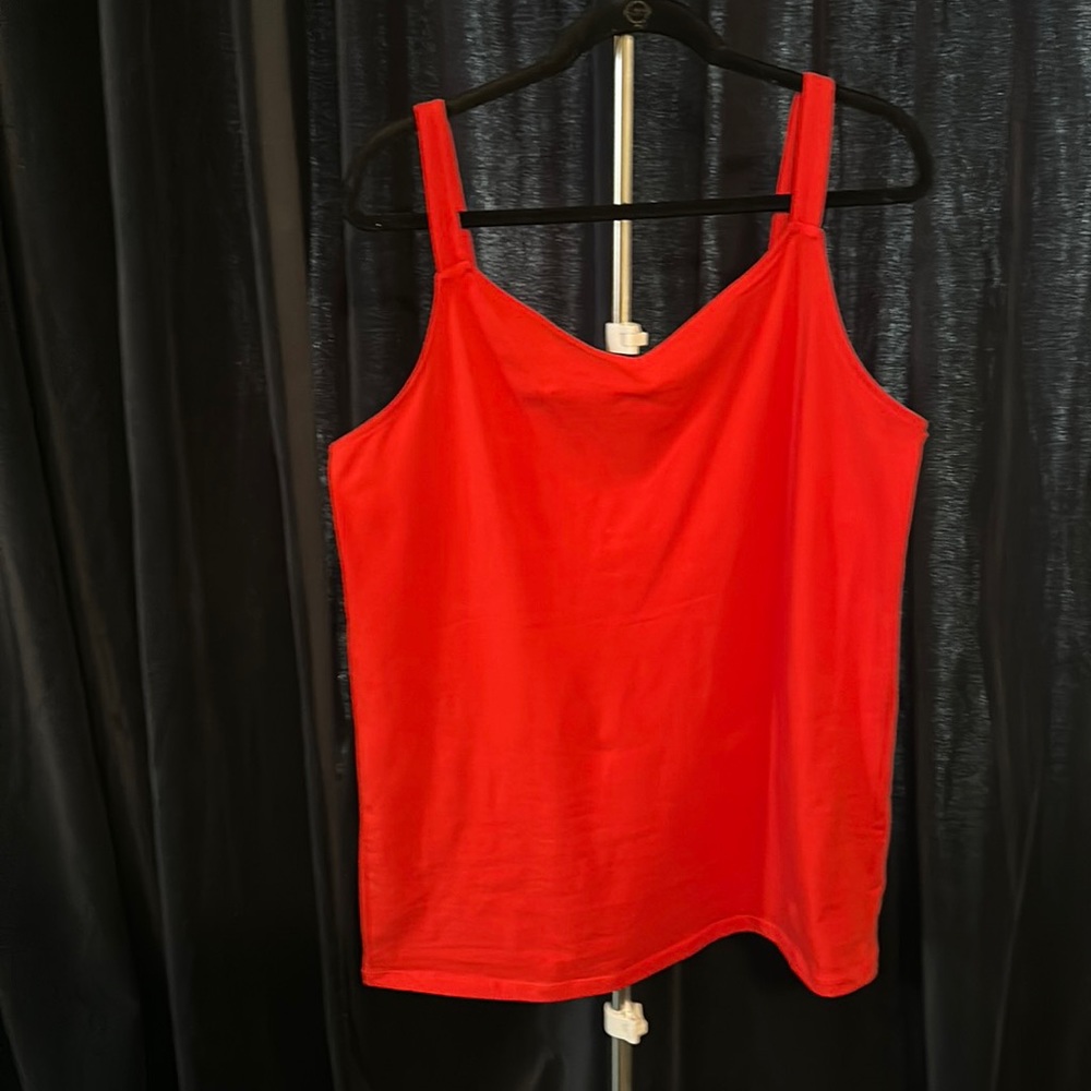 NWT  V-Neck Tank